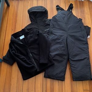 Brand new kids 3-in-1 waterproof jacket and bib overall pants. Size S (6-7)